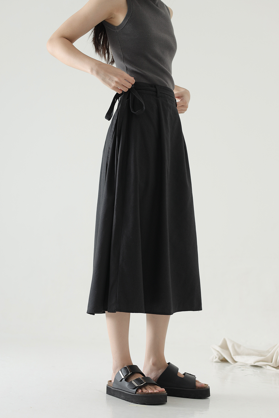 Black Maine Skirt